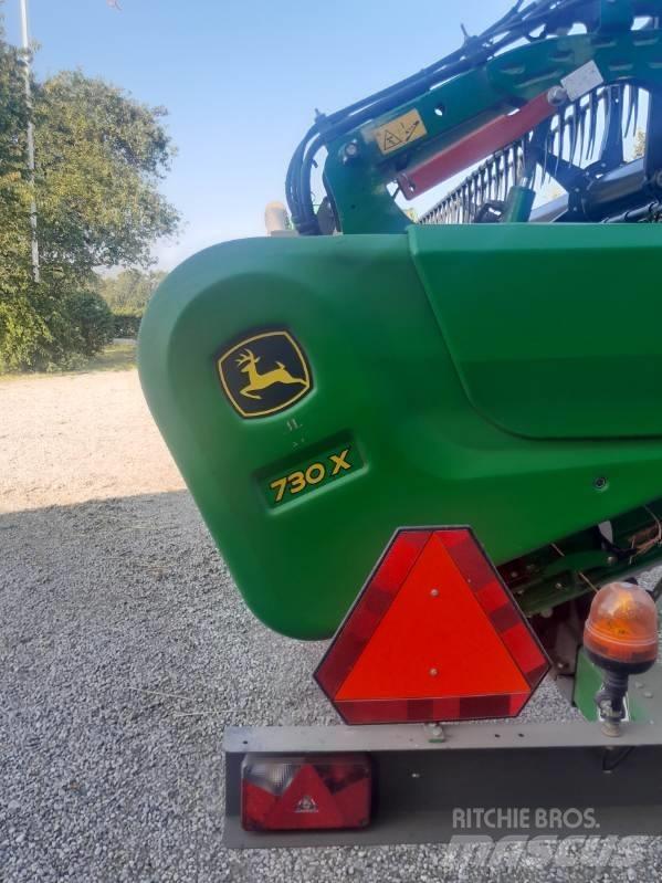 John Deere T 670 i Skurtreskere