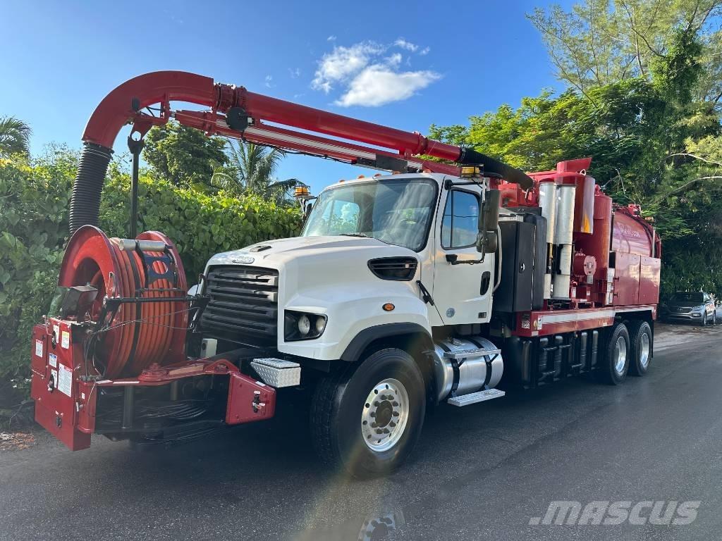 Freightliner 114 SD Slamsugere