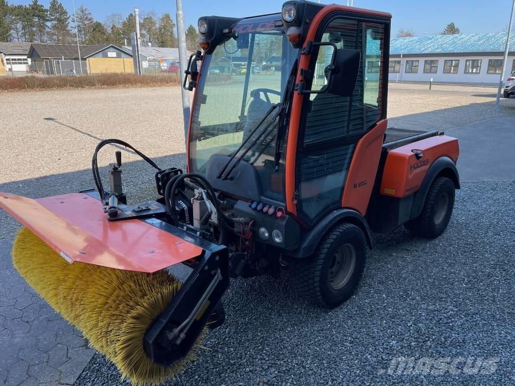 Holder B250 Kompakttraktorer
