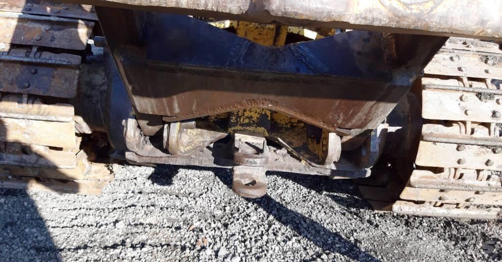 Komatsu D58E-1 Dozere Beltegående