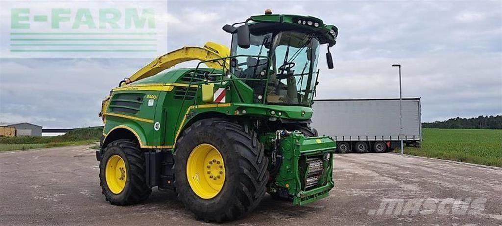 John Deere 8400 Selvdrevne fôrhøstere