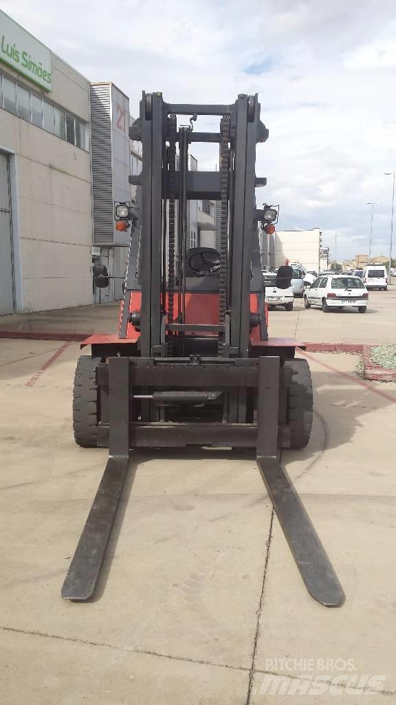 Nissan WF05H70U Diesel Trucker
