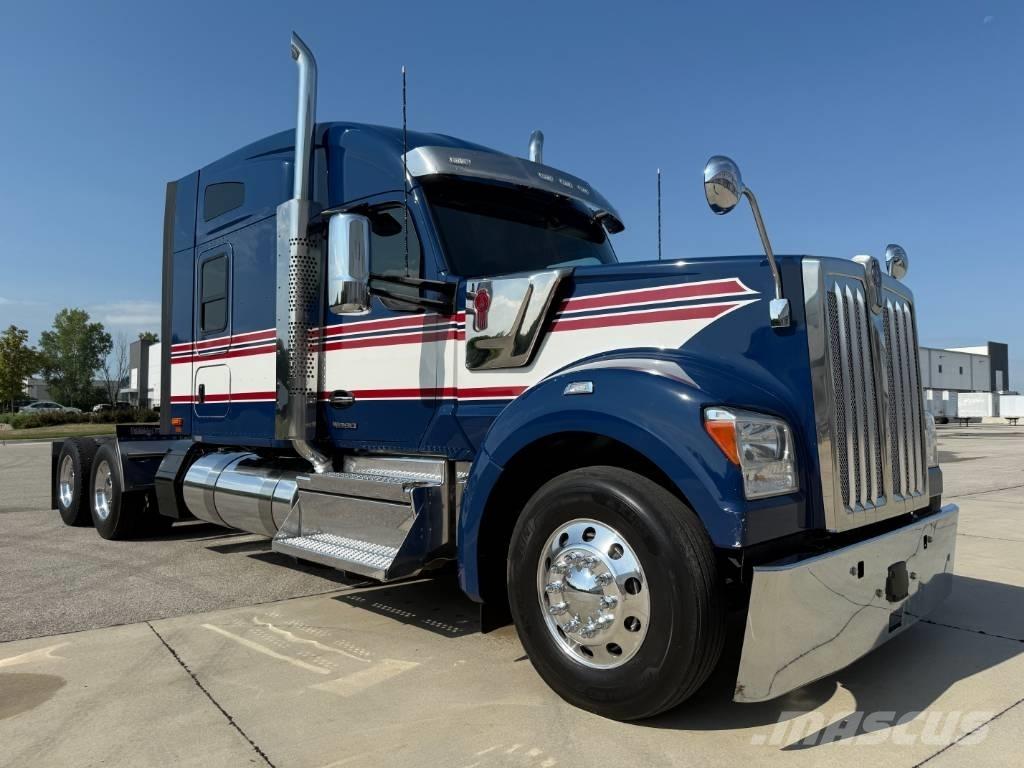 Kenworth W 990 Trekkvogner