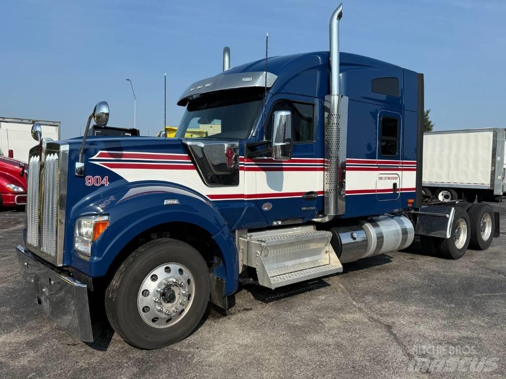 Kenworth W 990 Trekkvogner