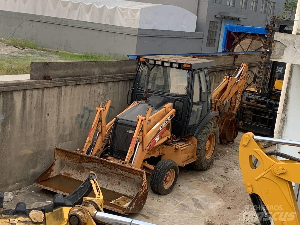CASE 580 M Traktorgravere