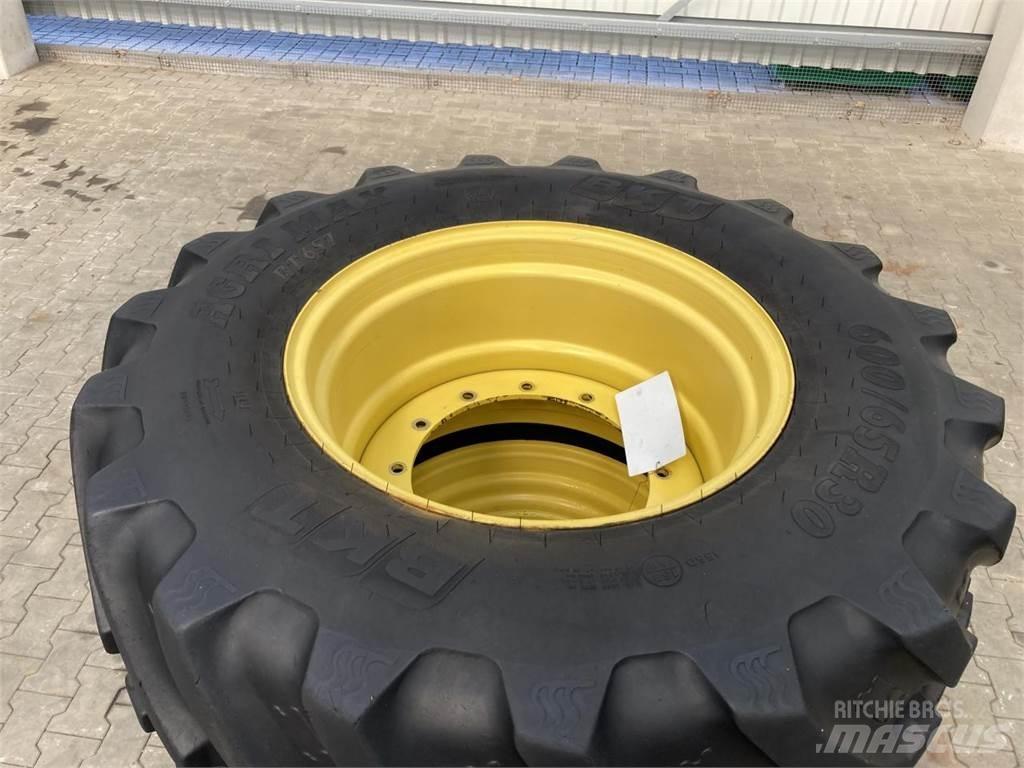 BKT 600/65R30 Dekk, hjul og felger