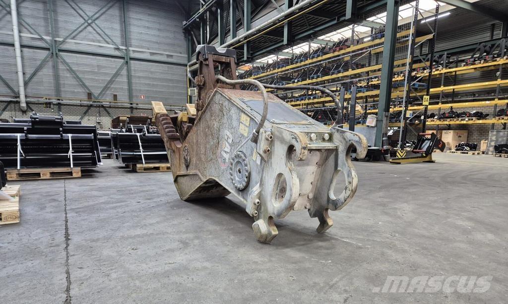 CAT P245-PS Asfaltskjærer