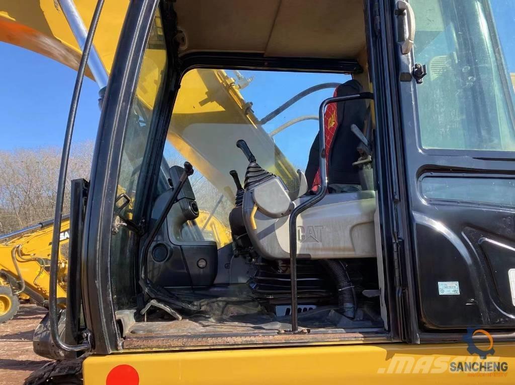 CAT 325D Beltegraver