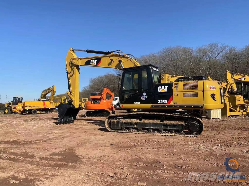 CAT 325D Beltegraver
