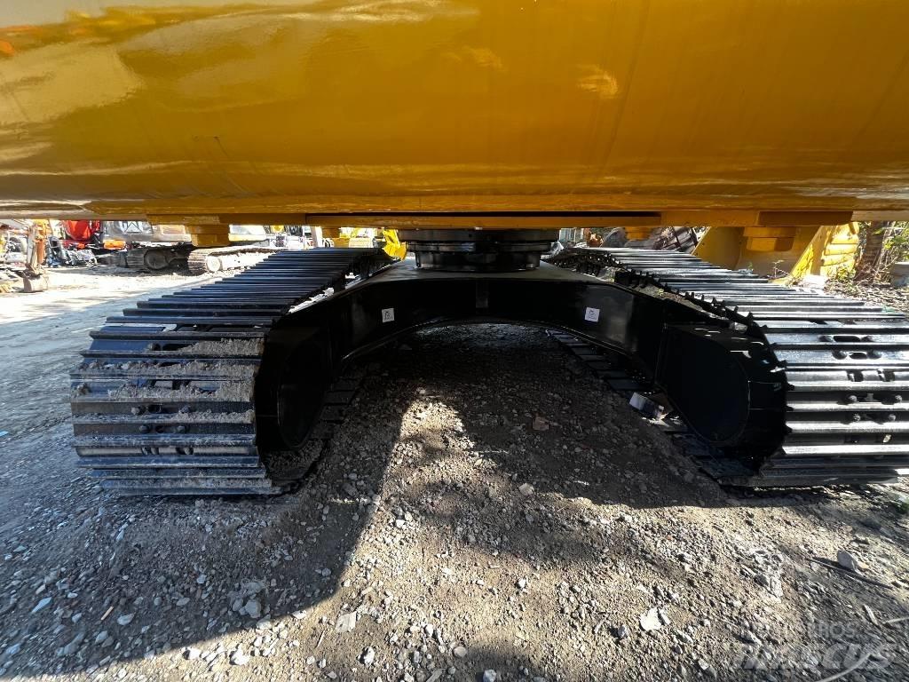 Komatsu PC 220-8 Beltegraver