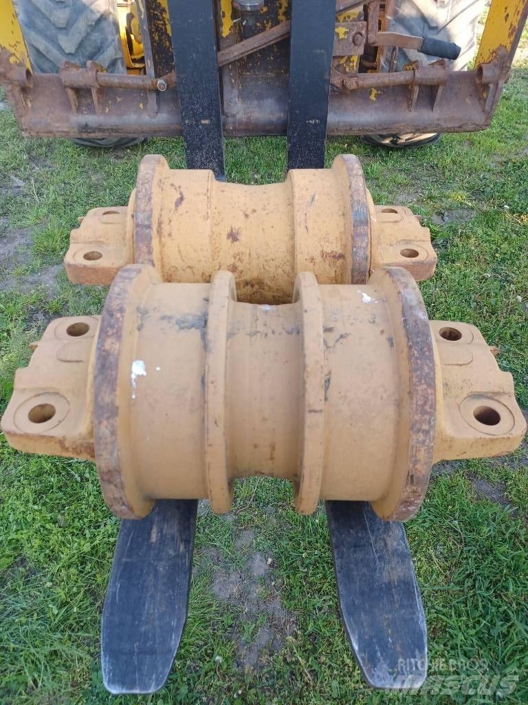 Komatsu D 155 Belter, kjettinger og understell