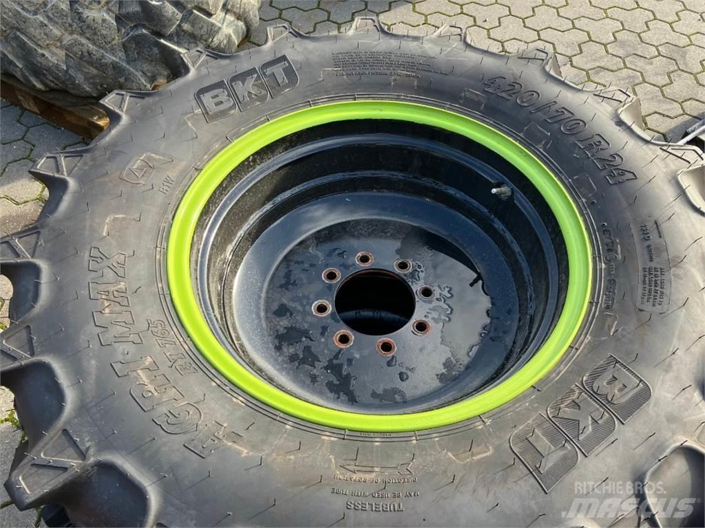 BKT 420/70R24 Dekk, hjul og felger