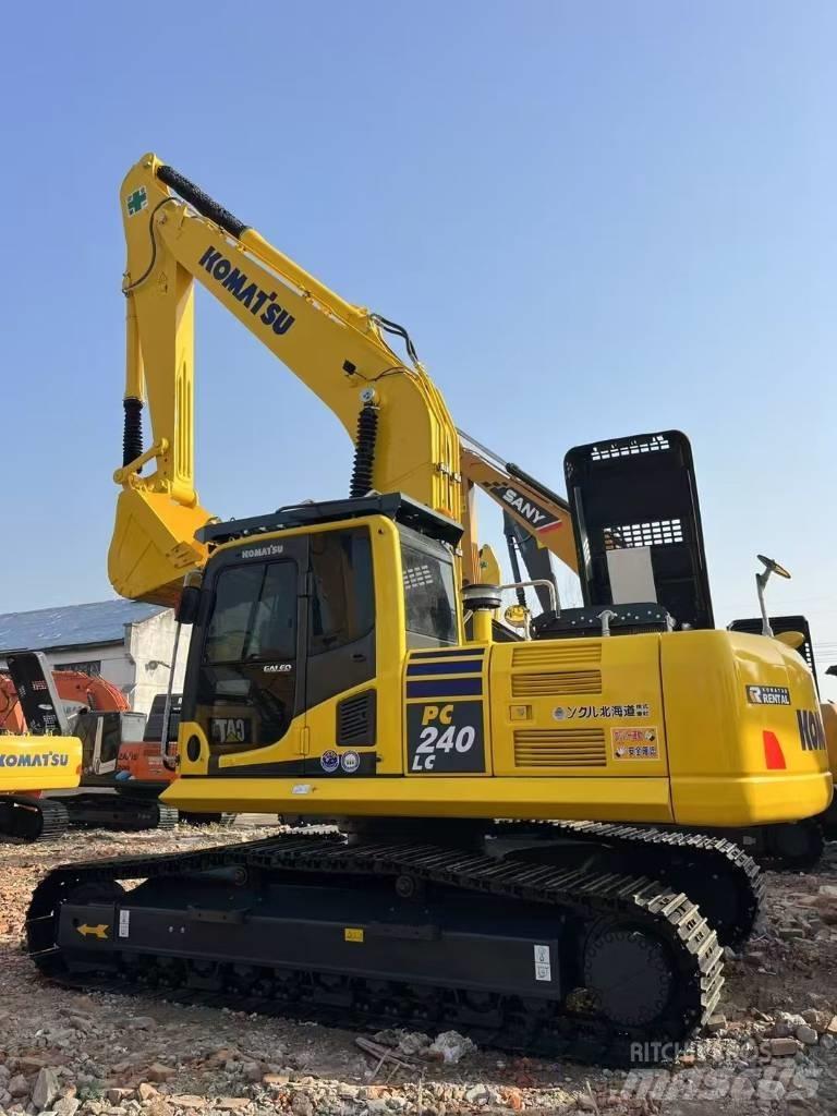 Komatsu 240-8 Beltegraver