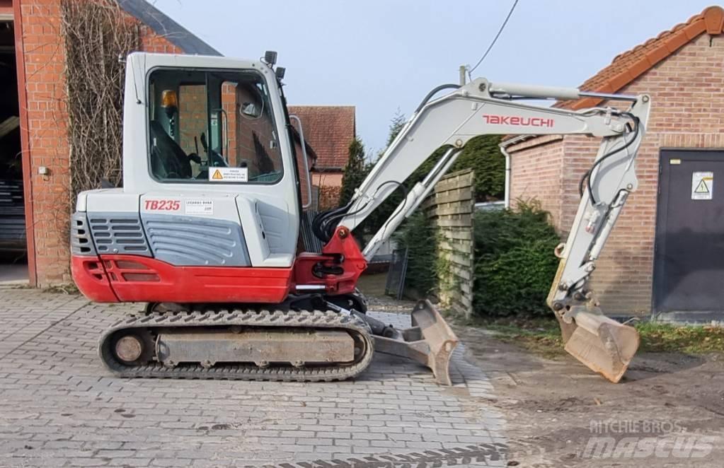 Takeuchi TB 235 Beltegraver