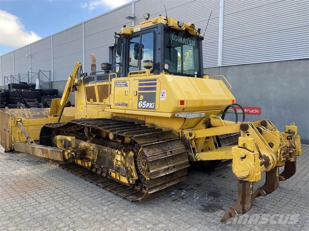 Komatsu D65PXI-18 Dozere Beltegående
