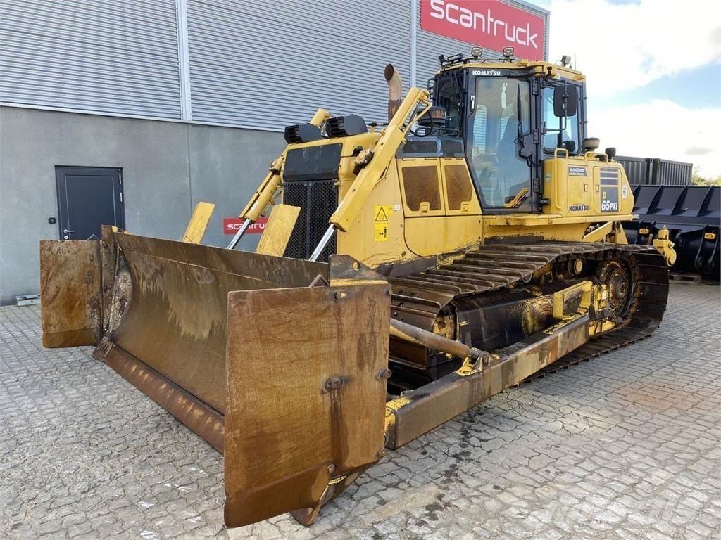 Komatsu D65PXI-18 Dozere Beltegående