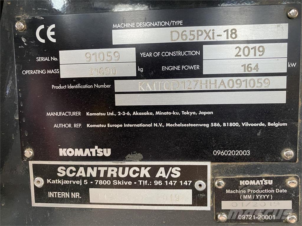 Komatsu D65PXI-18 Dozere Beltegående