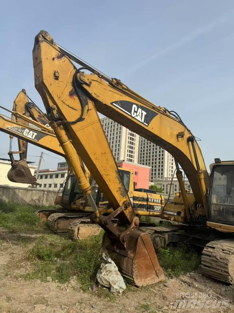 CAT 320 B L Beltegraver