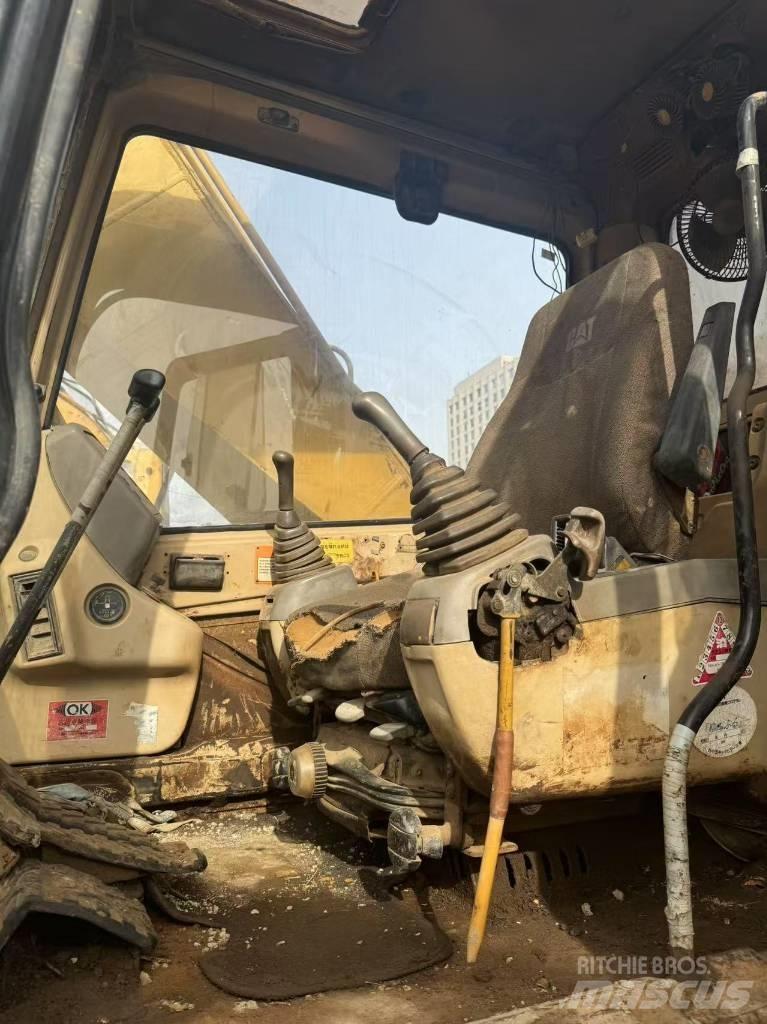 CAT 320 B L Beltegraver