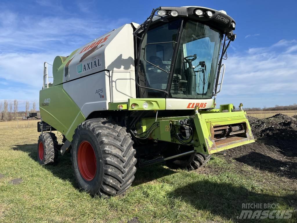CLAAS Tucano 440 Skurtreskere
