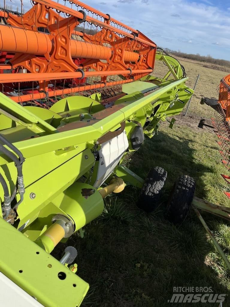 CLAAS Tucano 440 Skurtreskere