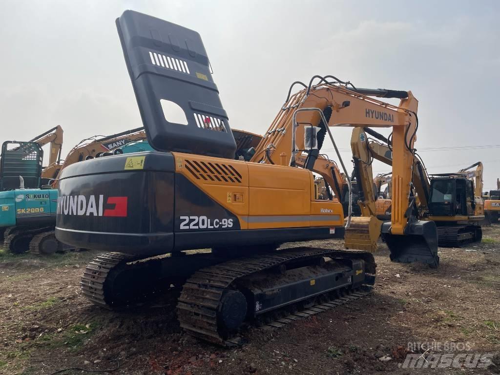 Hyundai 220-9S Beltegraver