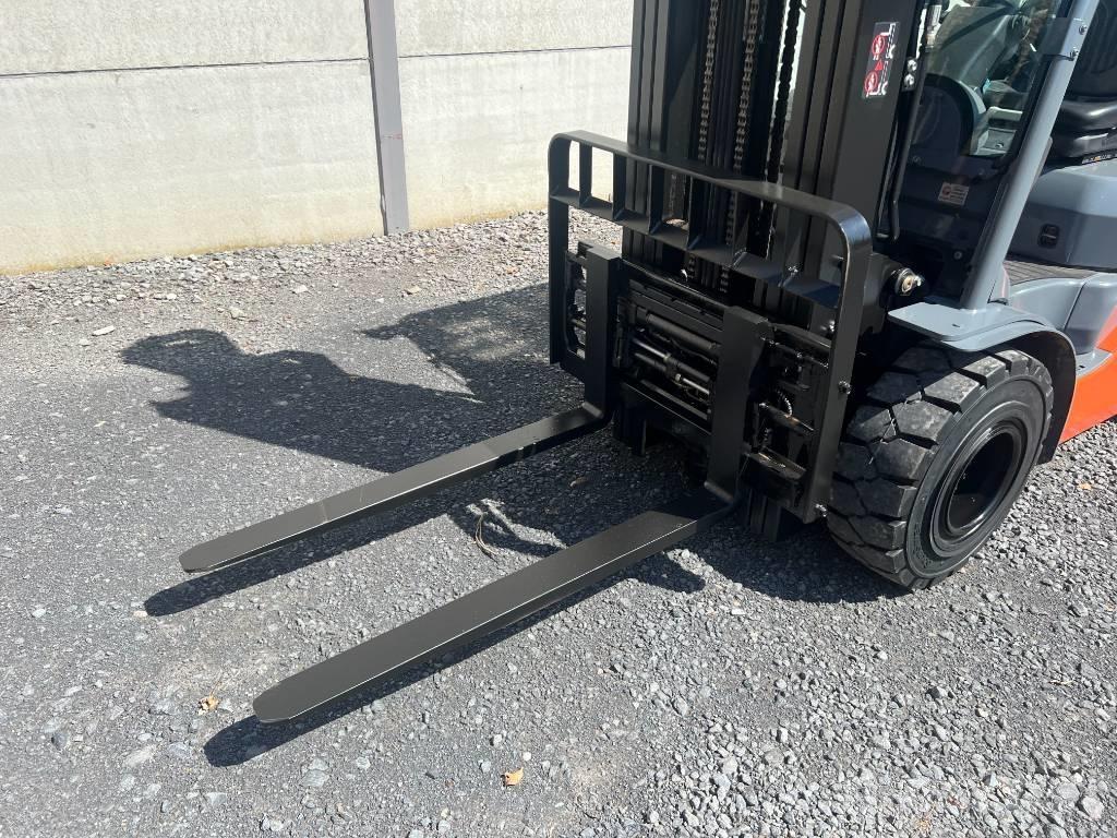 Toyota 02-8 FDF 25 Diesel Trucker