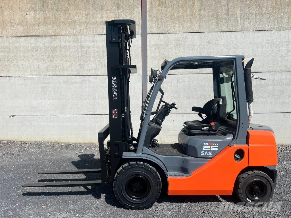 Toyota 02-8 FDF 25 Diesel Trucker