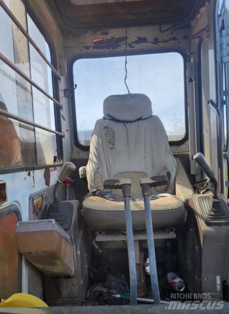 Hitachi EX 200 LC Beltegraver