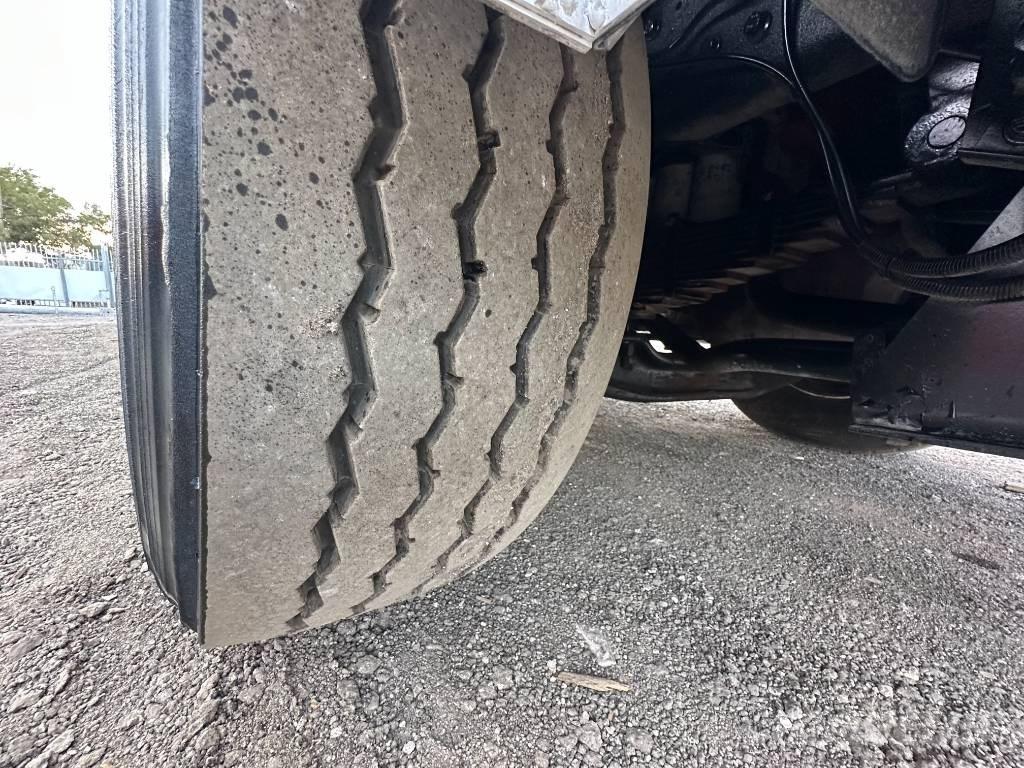 Mack MRU 613 Slamsugere