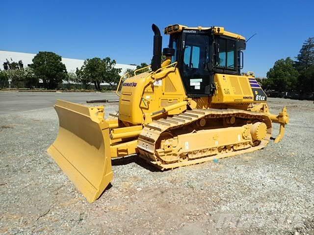 Komatsu D61EX-24 Dozere Beltegående