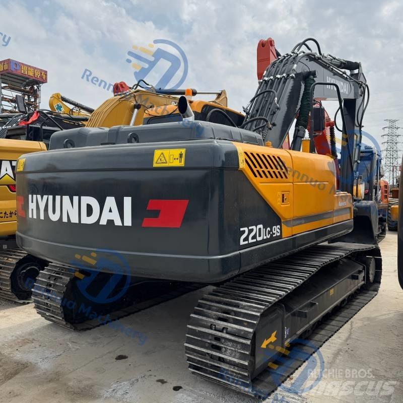 Hyundai R220-9S Beltegraver