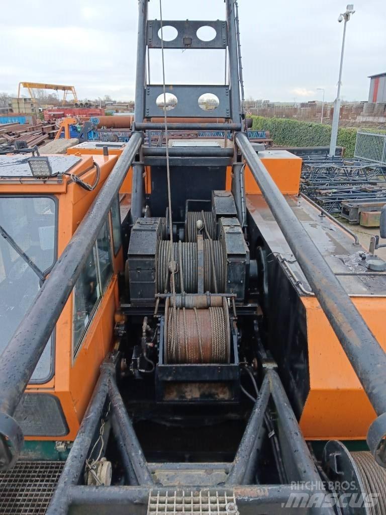 Hitachi KH 230-3 Beltegående Kran