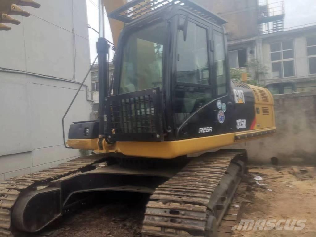 CAT 325 D Beltegraver