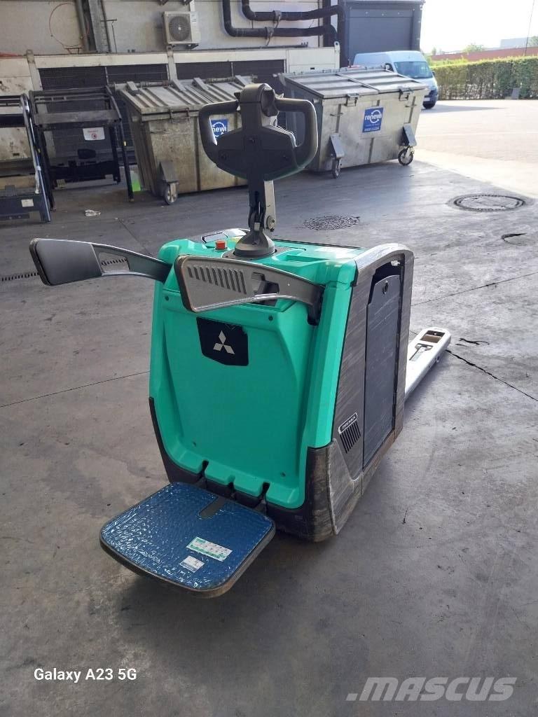 Mitsubishi PBV20N3 Lavtløftende truck med platform