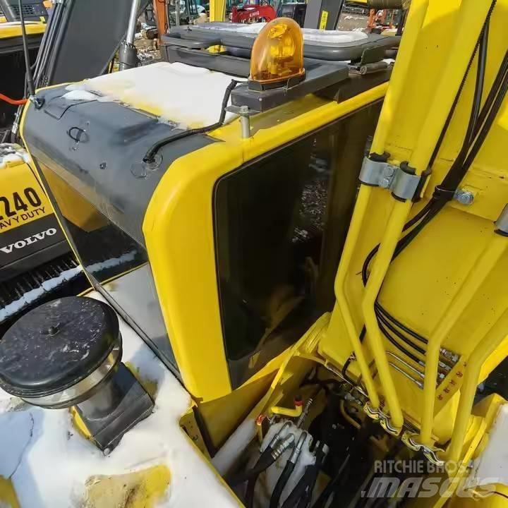 Komatsu PC 210 Beltegraver