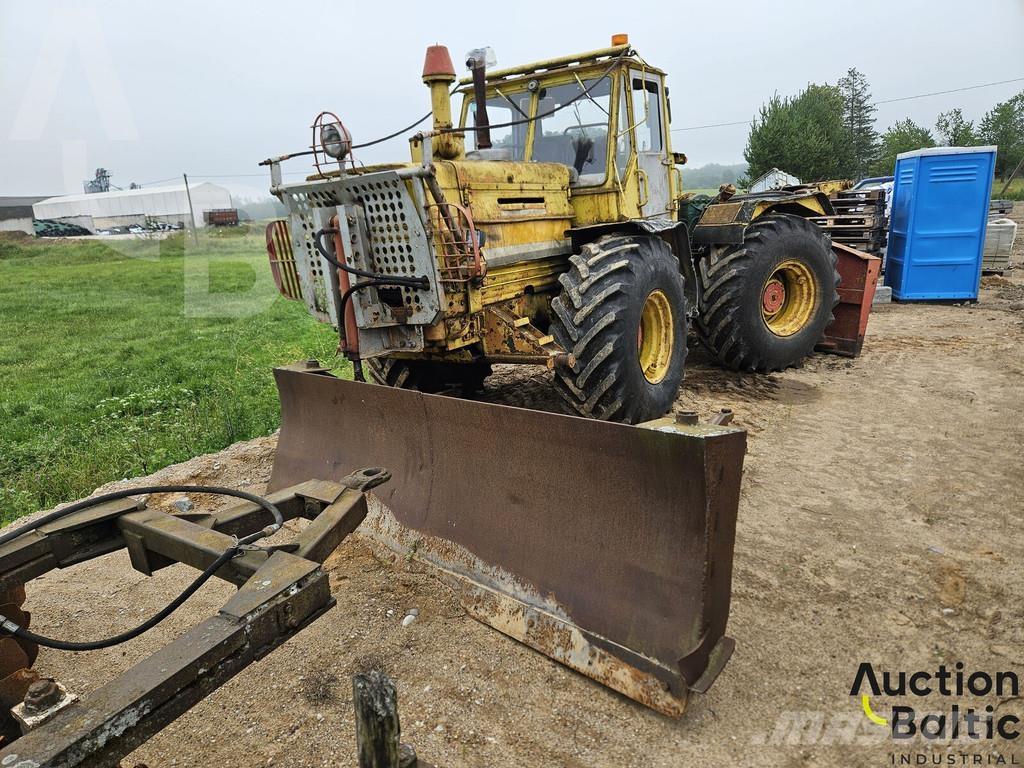  Onbekend T-157K Traktorer