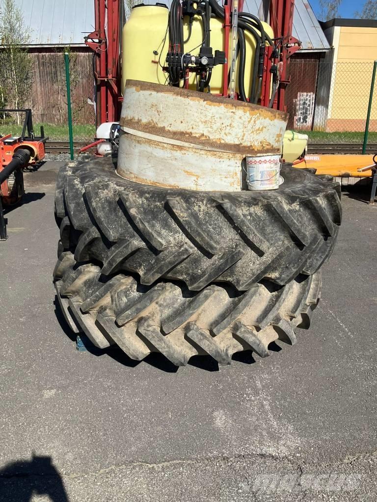  Paripyörät 18.4-38 Dekk, hjul og felger