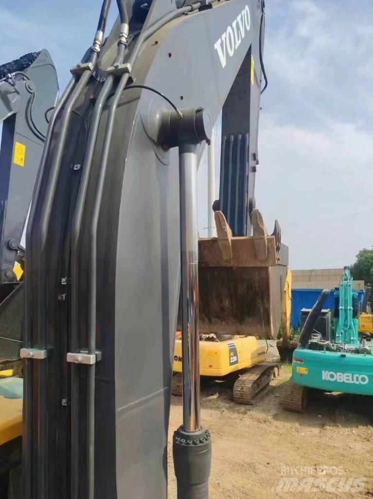 Volvo EC 240 Beltegraver