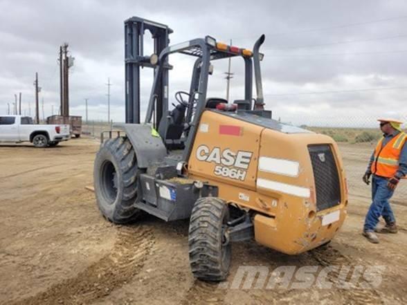 CASE 586H Terrenggående gaffeltruck