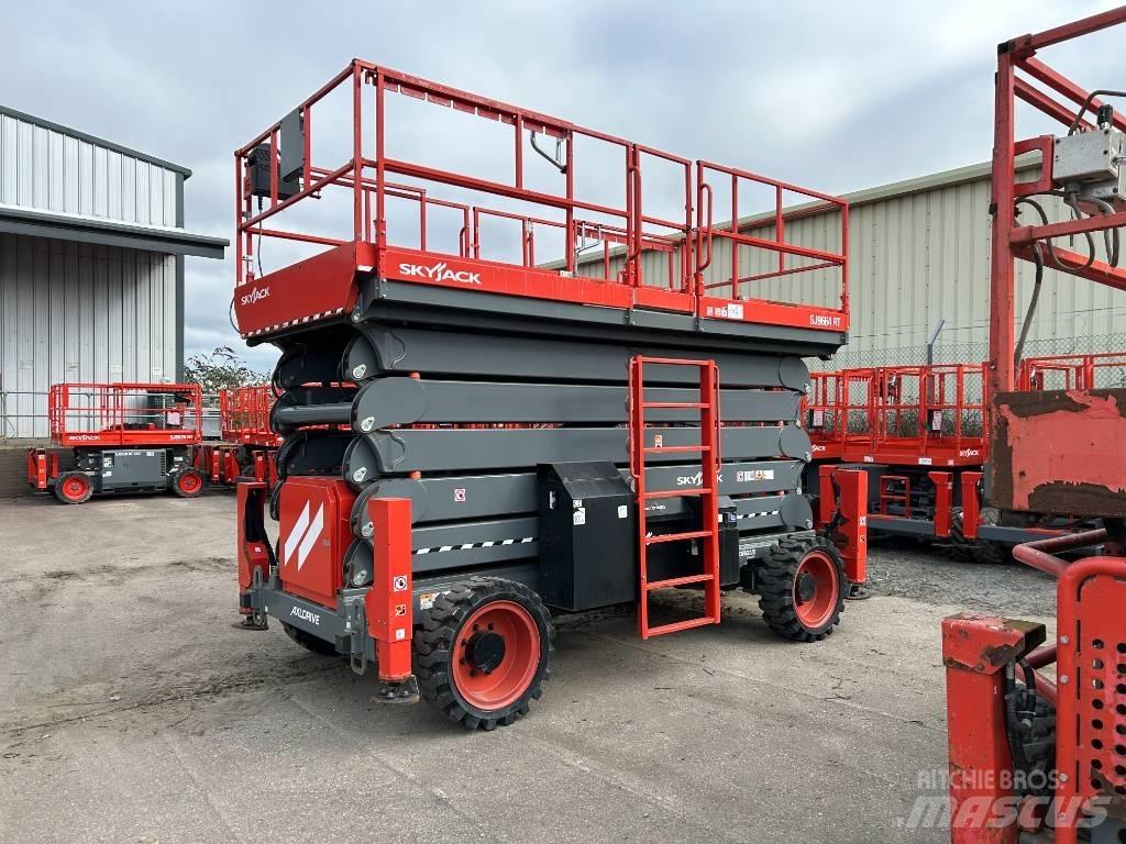 SkyJack sj 9664 RT Sakselifter