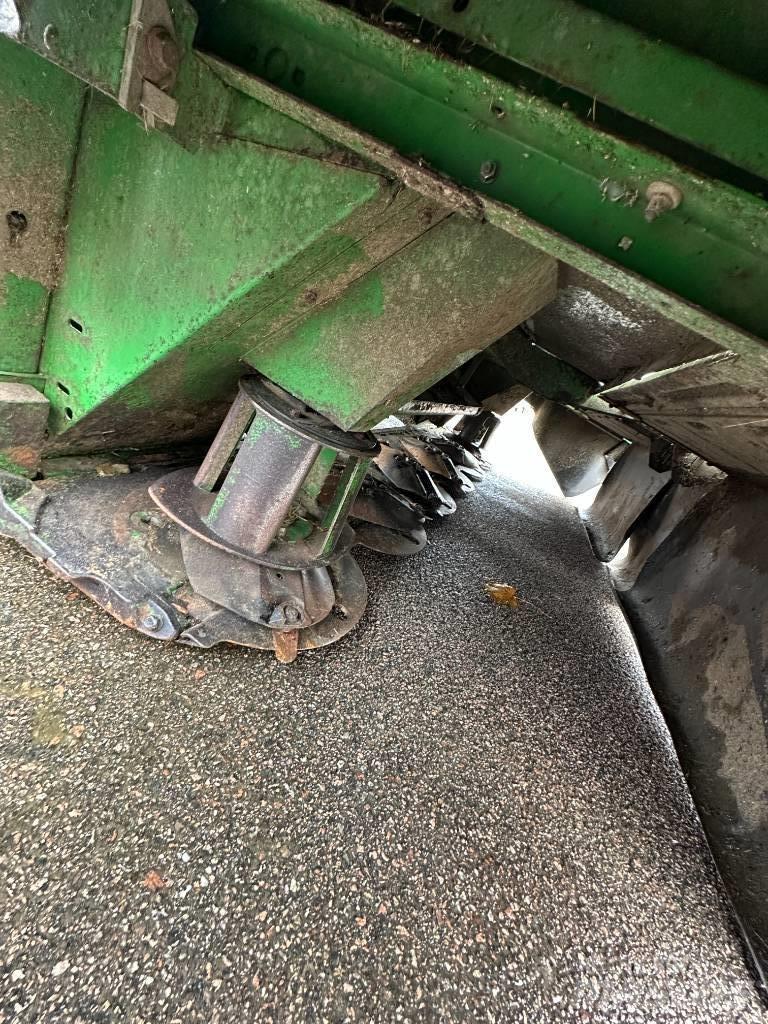 John Deere 830 Slåmaskiner