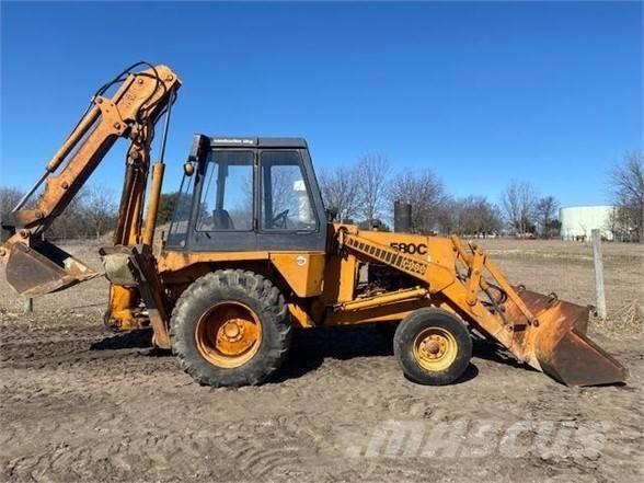 CASE 580C Traktorgravere
