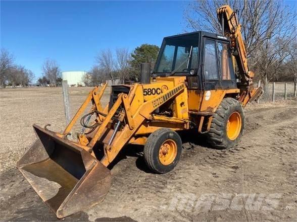 CASE 580C Traktorgravere