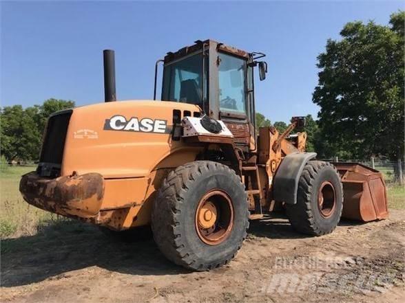 CASE 621D Hjullastere
