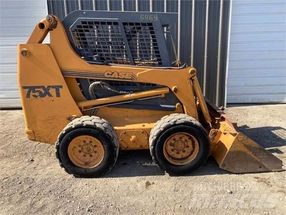 CASE 75XT Kompaktlastere
