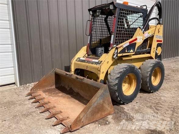 CAT 228 Kompaktlastere
