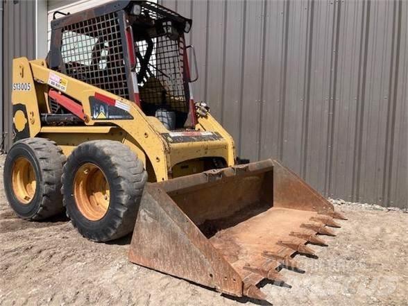CAT 228 Kompaktlastere