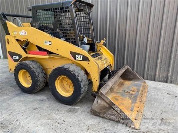 CAT 232B2 Kompaktlastere