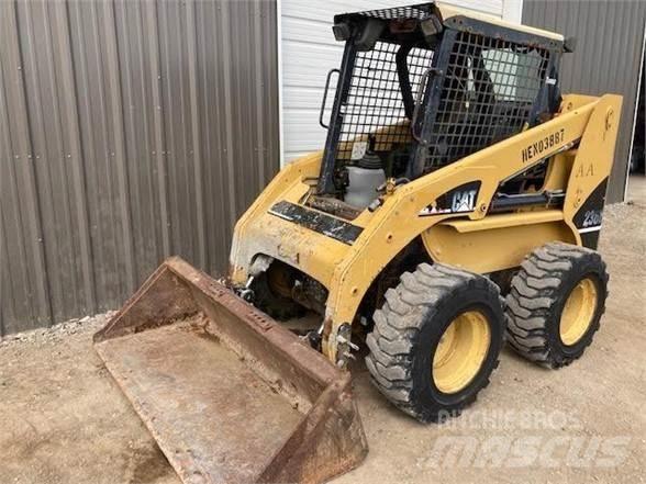 CAT 236B Kompaktlastere